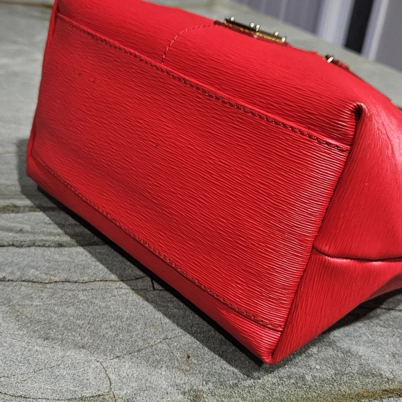 Dooney & Bourke Red Leather Shoulder Bag - Picture 8 of 13